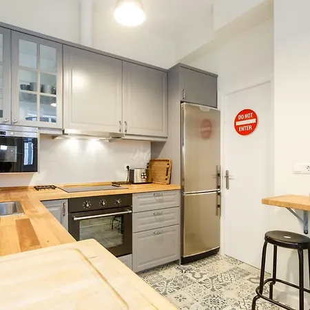 Puertas De Rosario Cepeda *